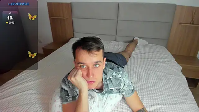 your super hero online show from February 24, 2025, 6:26 pm