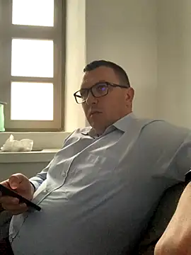 Mike8523 online show from November 15, 2025, 6:06 am