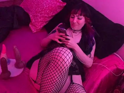 ChrryFoxx online show from April 13, 2026, 11:03 am