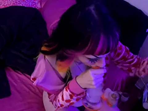 Snapshot of ChrryFoxx chatting on October 31, 2025, 8:44 am ChrryFoxx online show from October 31, 2025, 8:44 am