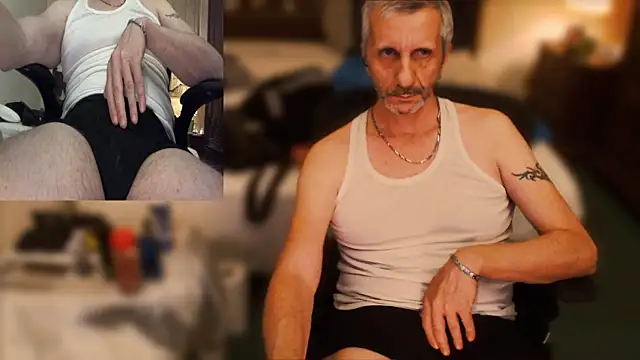 Snapshot of maxdaddy690 chatting on September 11, 2025, 8:31 pm maxdaddy690 online show from September 11, 2025, 8:31 pm