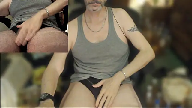 Snapshot of maxdaddy690 chatting on May 9, 2026, 9:18 pm maxdaddy690 online show from May 9, 2026, 9:18 pm
