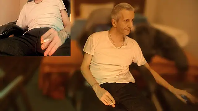 Snapshot of maxdaddy690 chatting on January 2, 2025, 9:07 pm maxdaddy690 online show from January 2, 2025, 9:07 pm