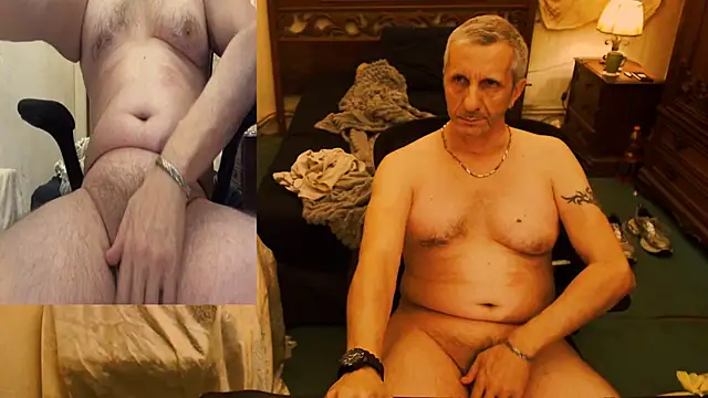 Snapshot of maxdaddy690 chatting on October 8, 2025, 10:21 pm maxdaddy690 online show from October 8, 2025, 10:21 pm