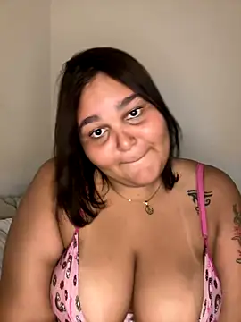 Snapshot of thataa_paixao chatting on November 26, 2025, 8:09 pm thataa paixao online show from November 26, 2025, 8:09 pm