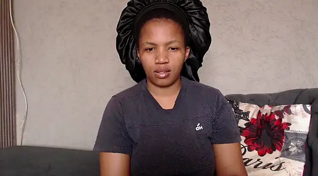 Snapshot of xMiAmor chatting on March 18, 2025, 8:17 am xMiAmor online show from March 18, 2025, 8:17 am