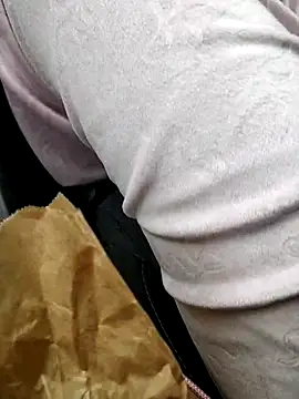 lalajuju972 online show from November 14, 2025, 11:25 am