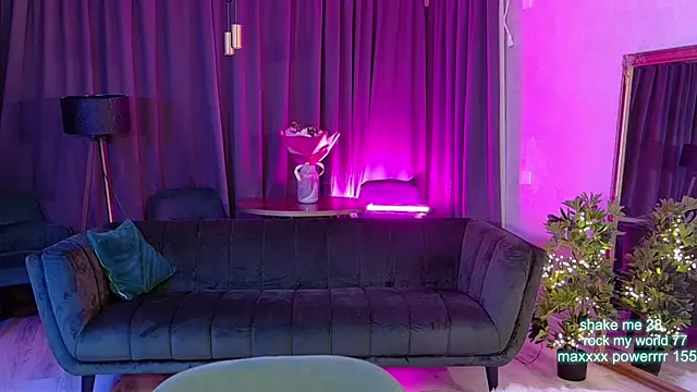 CutiePie69   online show from October 19, 2025, 8:22 pm