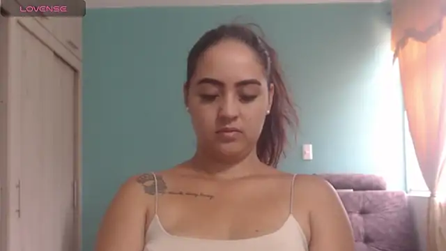 Anthonela Queen online show from December 18, 2025, 5:06 pm