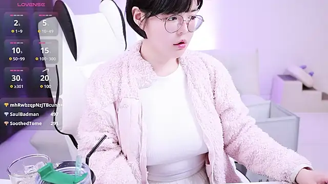 choiyuee online show from March 9, 2025, 3:05 pm