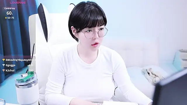 choiyuee online show from March 15, 2025, 12:45 pm