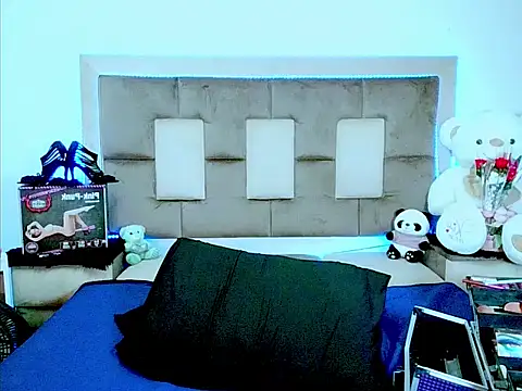 indiantopaz694u online show from February 15, 2026, 7:51 am