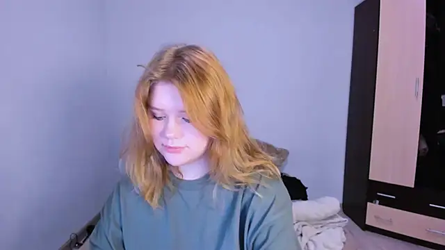 LaseyMoon online show from November 10, 2025, 1:32 am