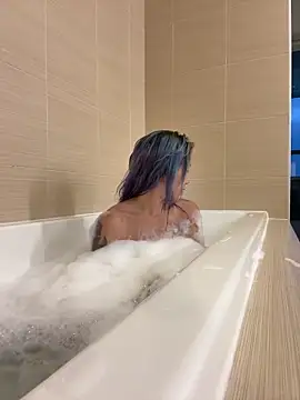 princesskimamii online show from November 7, 2025, 1:10 am