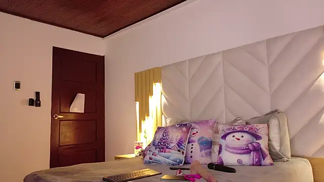 Snapshot of Anaise_latif chatting on November 22, 2025, 11:42 am Anaise latif online show from November 22, 2025, 11:42 am