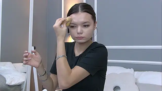 Snapshot of AsterQuinn chatting on October 25, 2025, 3:45 pm AsterQuinn online show from October 25, 2025, 3:45 pm