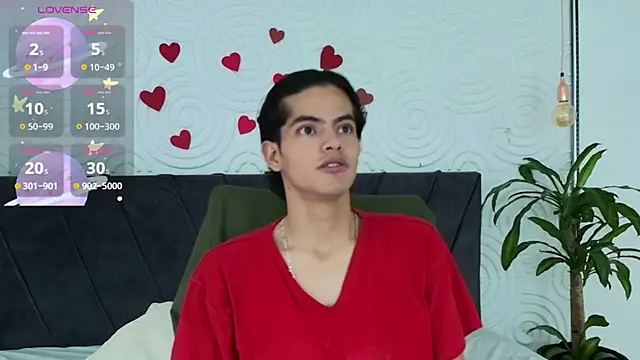 Maximoherrera 16 online show from May 15, 2026, 12:25 pm