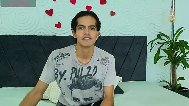 Maximoherrera 16 online show from March 5, 2025, 3:40 am