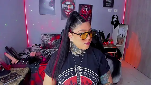 Veronika metal online show from December 15, 2025, 4:13 pm