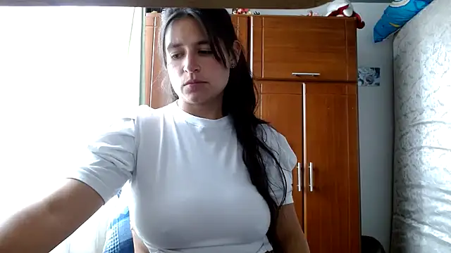 Snapshot of Escarcha-blue chatting on May 28, 2026, 9:54 pm Escarcha-blue online show from May 28, 2026, 9:54 pm