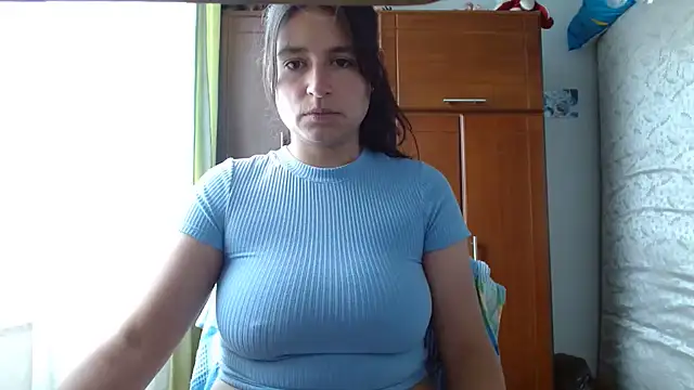 Snapshot of Escarcha-blue chatting on May 29, 2026, 4:46 pm Escarcha-blue online show from May 29, 2026, 4:46 pm