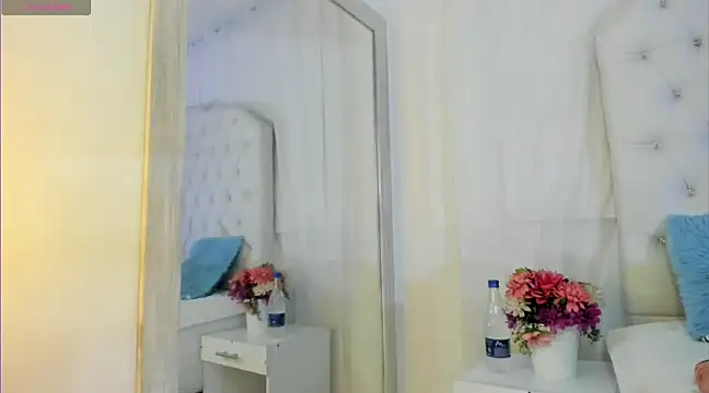 Snapshot of kamii_arias chatting on March 5, 2025, 12:11 pm kamii arias online show from March 5, 2025, 12:11 pm