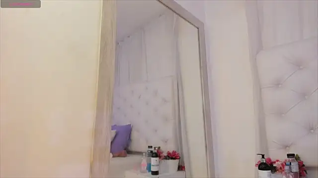 Snapshot of kamii_arias chatting on September 10, 2025, 12:48 pm kamii arias online show from September 10, 2025, 12:48 pm