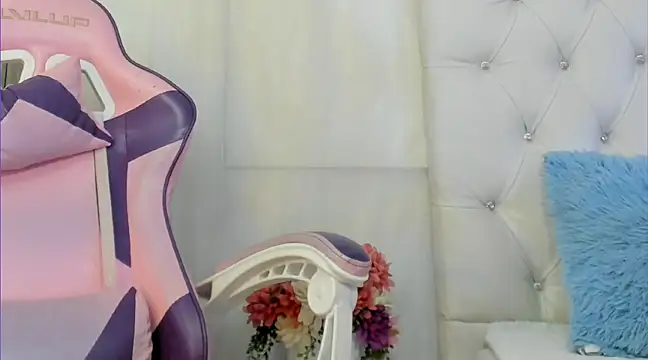 Snapshot of kamii_arias chatting on March 12, 2025, 12:04 pm kamii arias online show from March 12, 2025, 12:04 pm