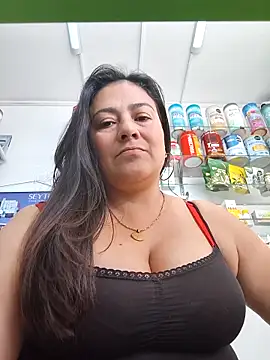 roxanasexy2025 online show from April 19, 2026, 6:10 pm