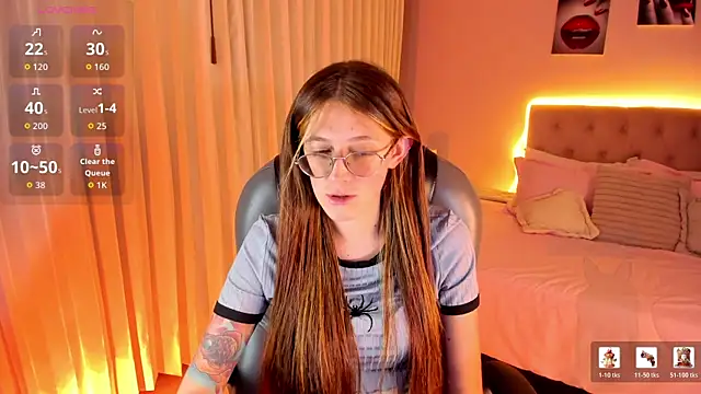 Emily Warren  online show from April 1, 2026, 8:17 pm