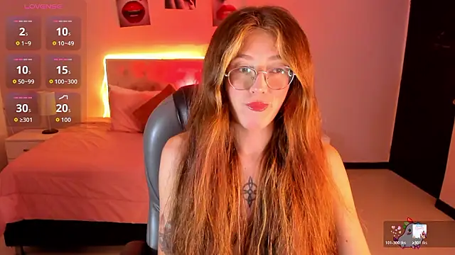 Emily Warren  online show from February 21, 2026, 8:44 pm