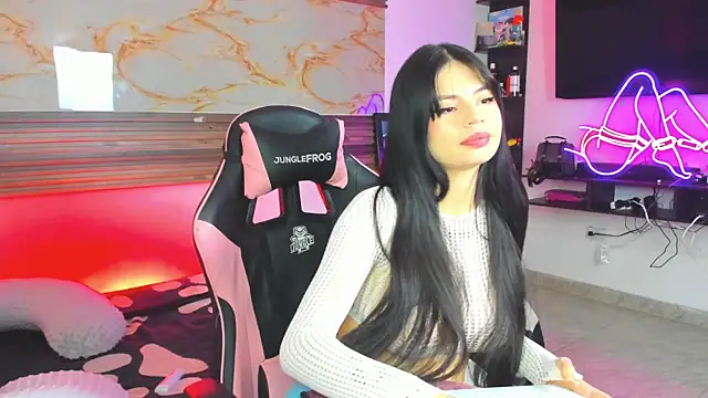 Cloe roouse online show from November 10, 2025, 7:08 pm