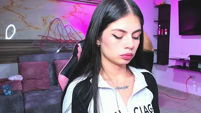 Snapshot of Cloe_roouse chatting on July 27, 2026, 2:07 am Cloe roouse online show from July 27, 2026, 2:07 am