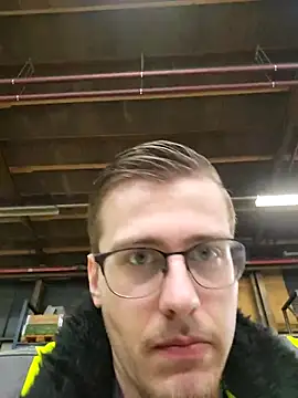 luckyluuk25 online show from February 25, 2025, 1:21 pm