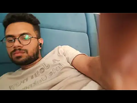 ayush292000 online show from September 10, 2025, 10:03 am