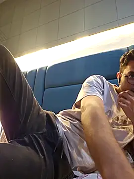 ayush292000 online show from September 18, 2025, 5:38 pm