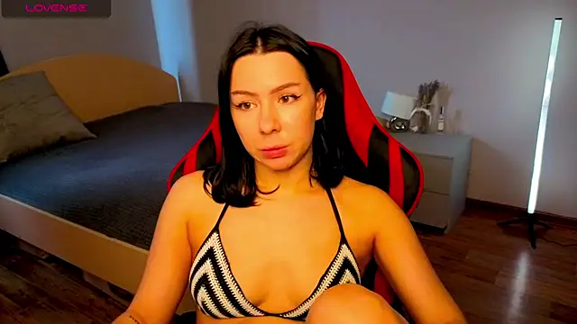 Snapshot of meganluss chatting on May 10, 2026, 5:00 am meganluss online show from May 10, 2026, 5:00 am