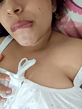 Snapshot of SexyLilyXO chatting on February 27, 2025, 1:41 am SexyLilyXO online show from February 27, 2025, 1:41 am