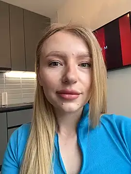 Snapshot of EvaBrooklyn chatting on March 5, 2025, 5:40 am EvaBrooklyn online show from March 5, 2025, 5:40 am