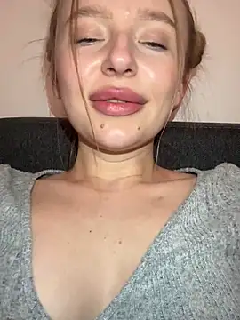 Snapshot of EvaBrooklyn chatting on March 7, 2025, 6:54 pm EvaBrooklyn online show from March 7, 2025, 6:54 pm