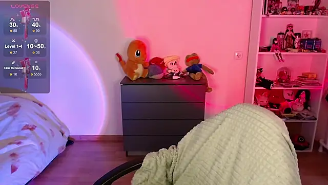 Snapshot of Strawberry_juli chatting on May 25, 2026, 3:17 am Strawberry juli online show from May 25, 2026, 3:17 am
