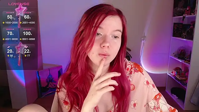 Snapshot of Strawberry_juli chatting on October 17, 2025, 8:39 am Strawberry juli online show from October 17, 2025, 8:39 am