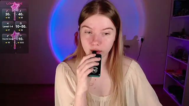 Strawberry juli online show from May 4, 2026, 1:09 am