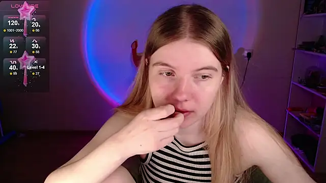 Strawberry juli online show from May 3, 2026, 7:46 am