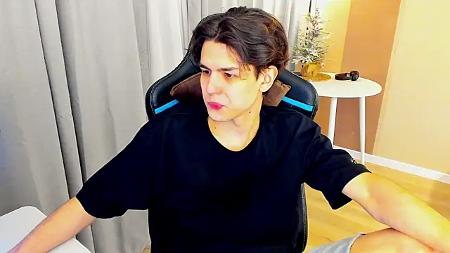 TravisRevas online show from February 3, 2026, 3:04 am