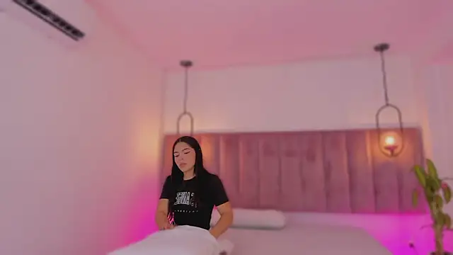 Haily b online show from February 17, 2026, 7:44 pm