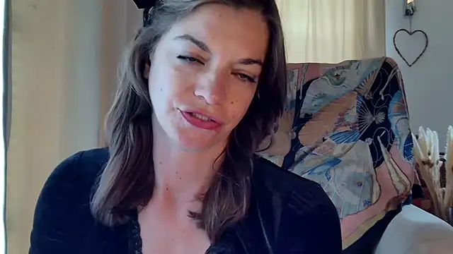 Snapshot of Rosemarie_Blu chatting on June 7, 2026, 9:47 am Rosemarie Blu online show from June 7, 2026, 9:47 am
