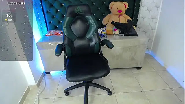 Snapshot of Sarah_evansm chatting on November 6, 2025, 1:42 am Sarah evansm online show from November 6, 2025, 1:42 am