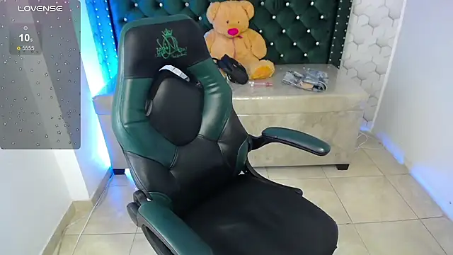 Snapshot of Sarah_evansm chatting on October 30, 2025, 2:54 am Sarah evansm online show from October 30, 2025, 2:54 am