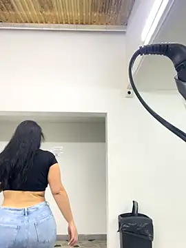 Snapshot of Madisson-Rivas chatting on November 3, 2025, 8:34 pm Madisson-Rivas online show from November 3, 2025, 8:34 pm